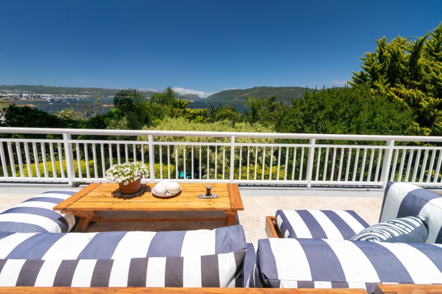 7 Bedroom Property for Sale in Paradise Western Cape